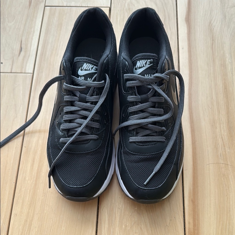 Nike Air Max Women’s Black Sneakers